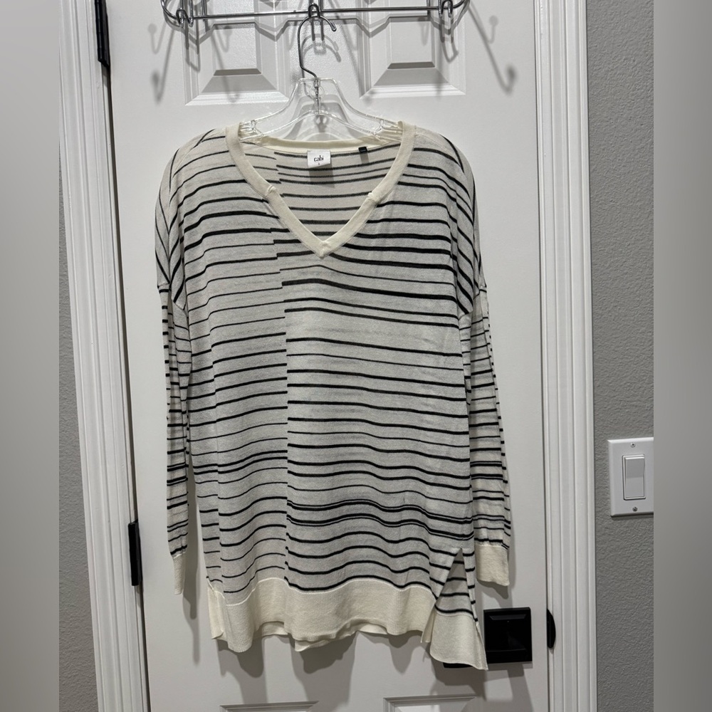 Lightweight black and white sweater